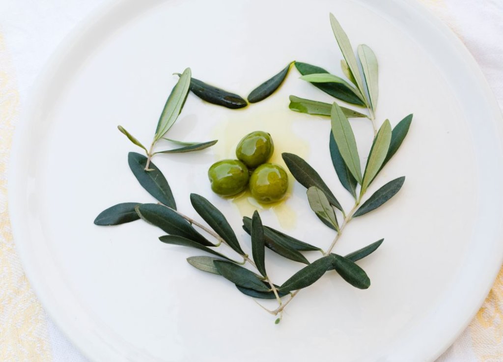 Olive leaves Extract uses to treat pleurisy